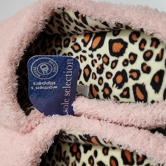 Royal Deluxe Memory Foam Slippers - Picture 5 of 11